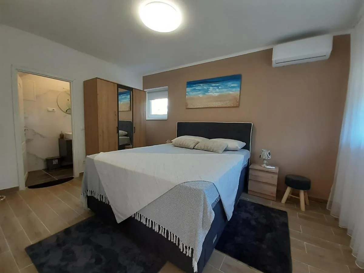 Apartment Hana With A Private Pool Malinska Croatia