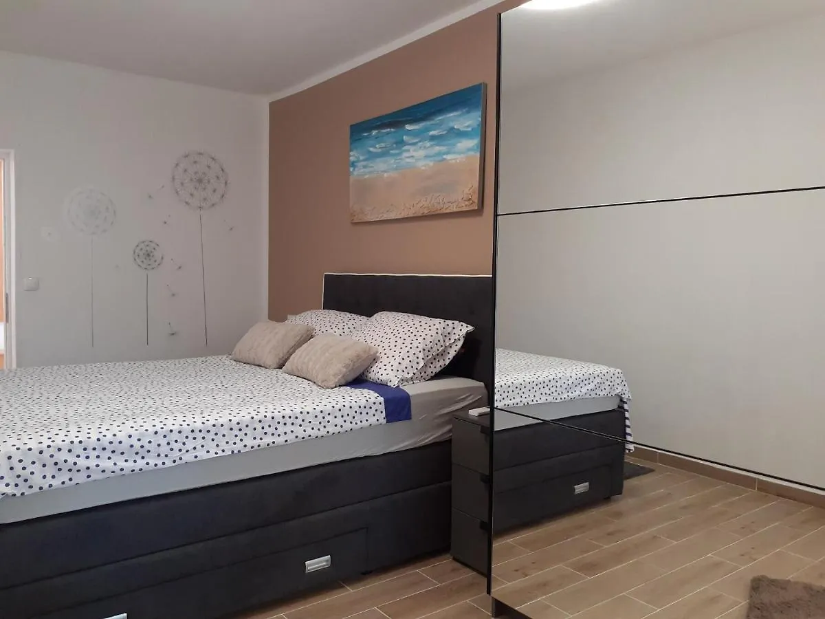 Apartment Hana With A Private Pool Malinska