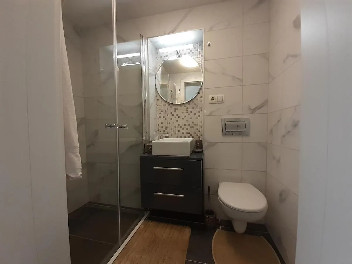 Apartment Hana With A Private Pool Malinska
