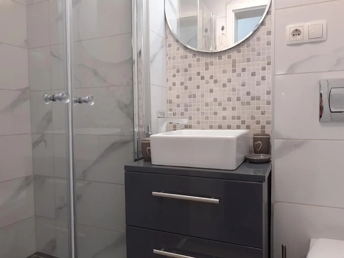 Apartment Hana With A Private Pool Malinska